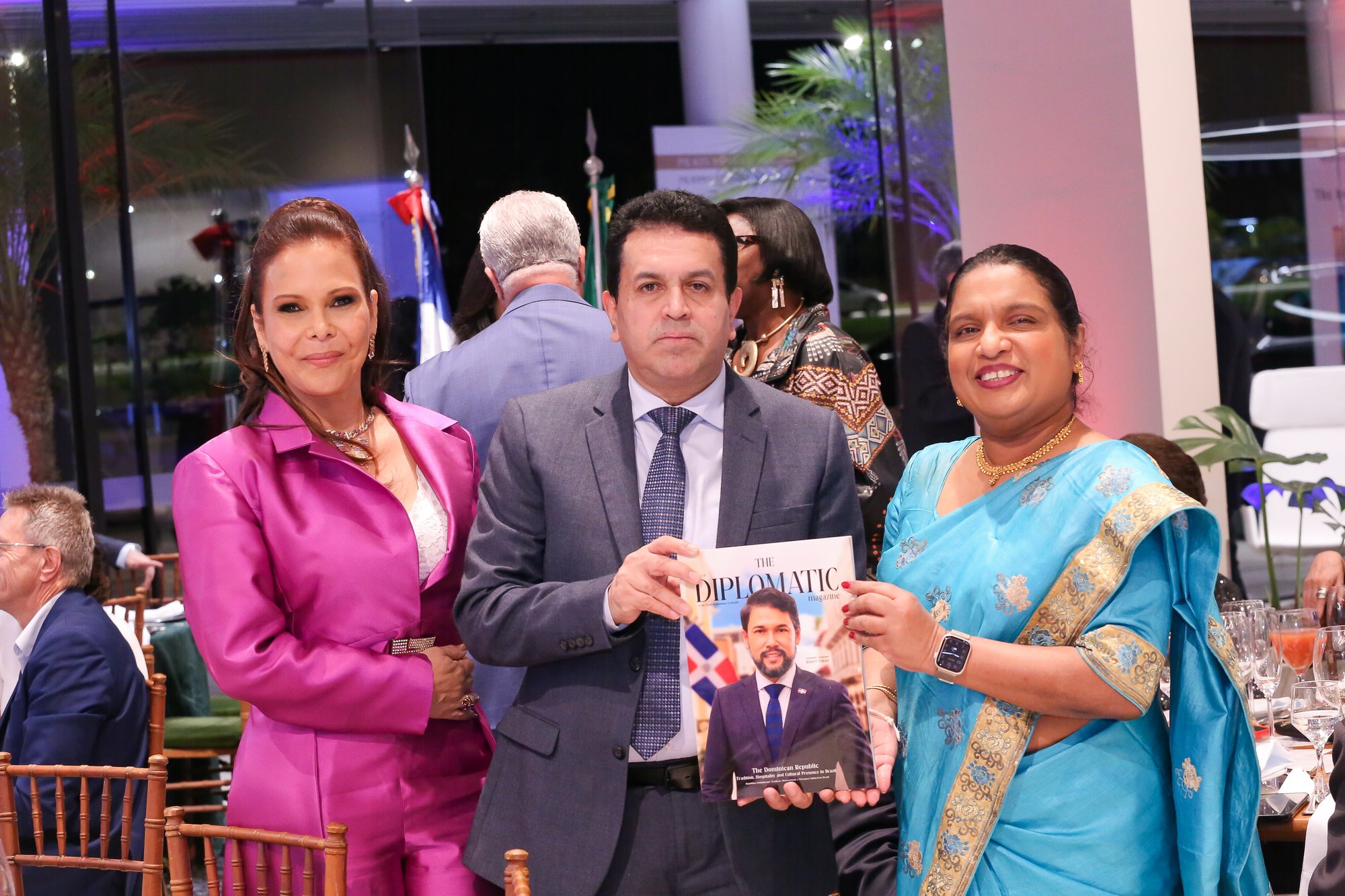 Convidados com a edição da The Diplomatic no lançamento